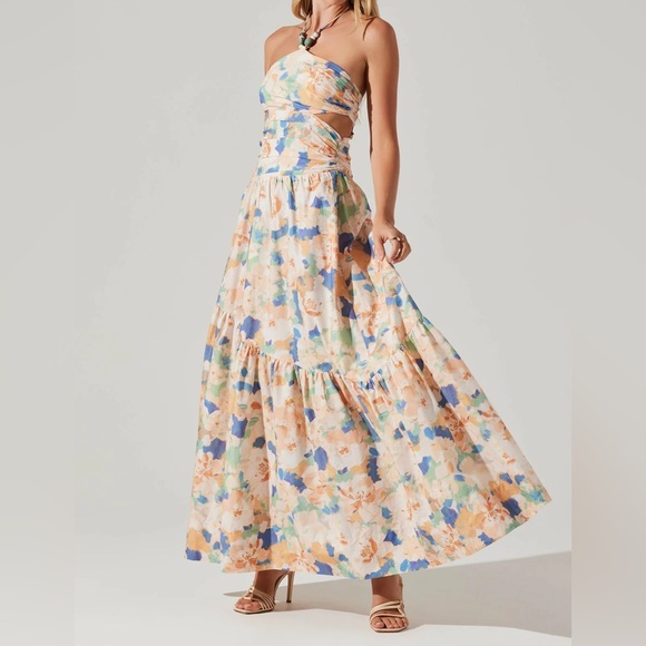 ASTR Linnea Halter Dress in XS - Picture 1 of 7